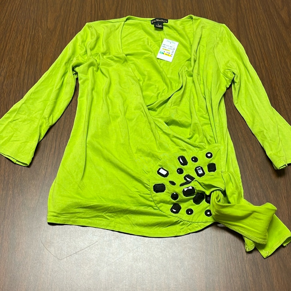 Erin Matthews wrap‎ top, size medium, NWT